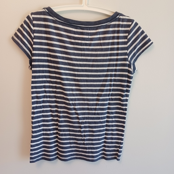 Hollister Stripped V-Neck - Picture 2 of 3